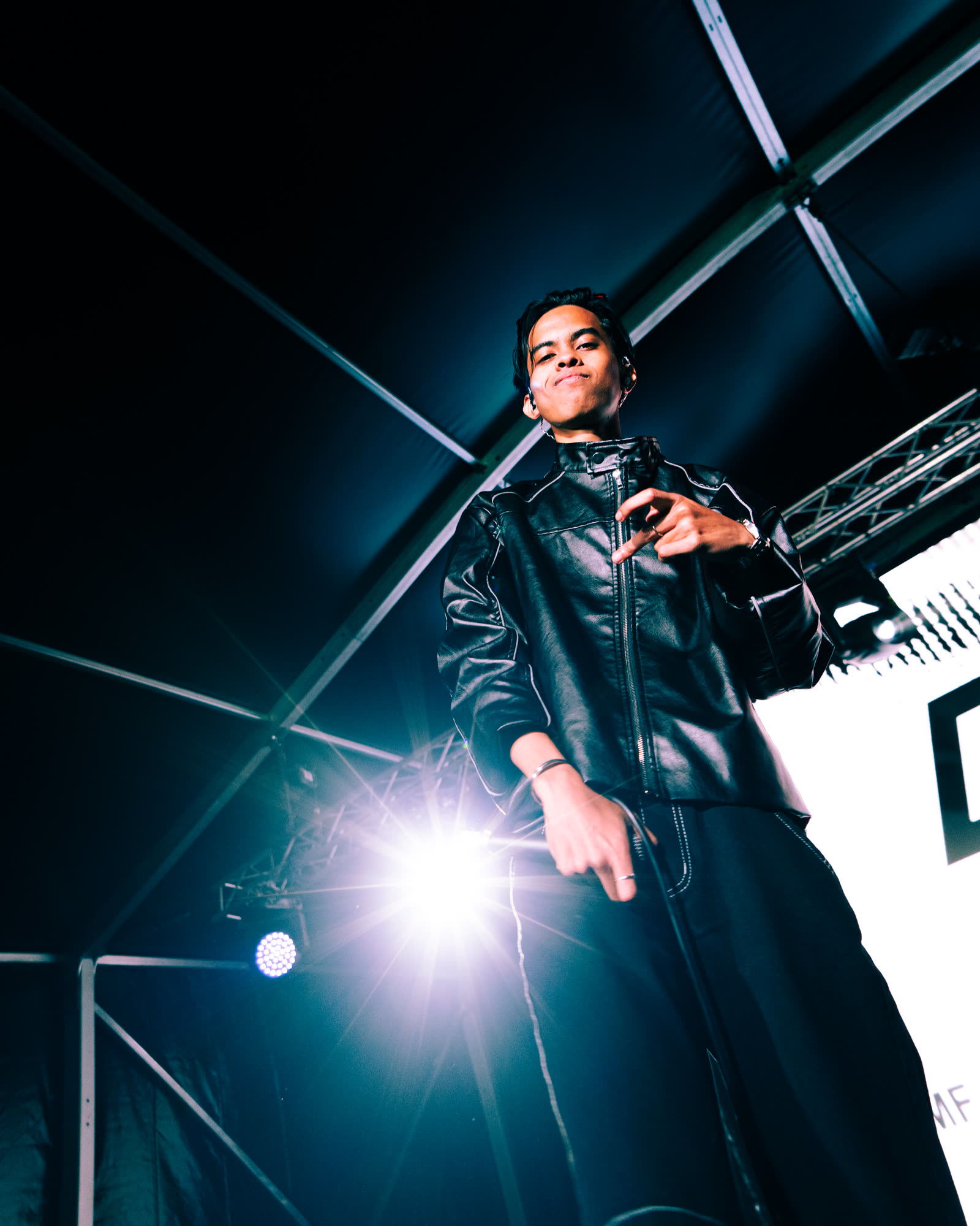 VEIL live